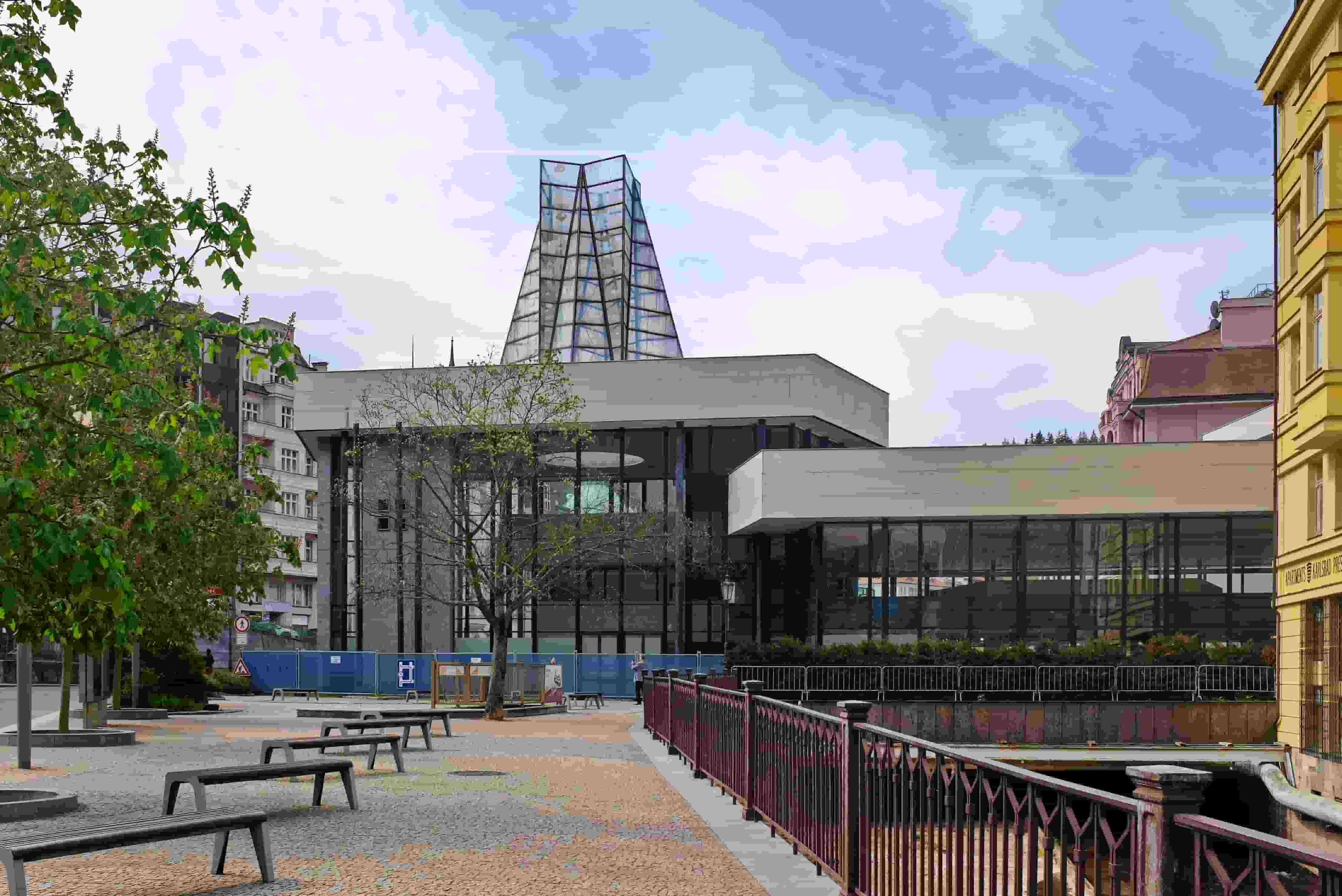 Hot Spring Colonnade